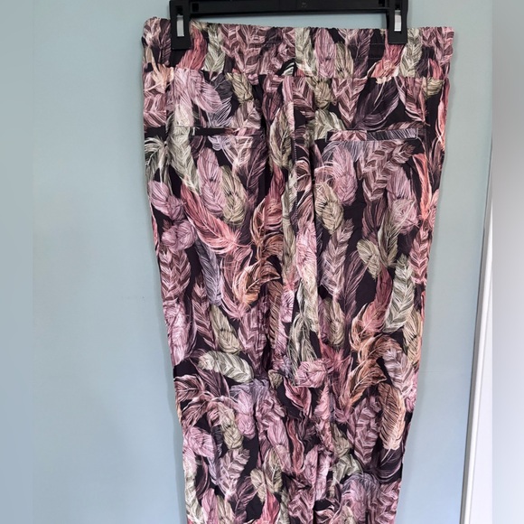 Nor Denmark pull on pants. - Picture 4 of 7